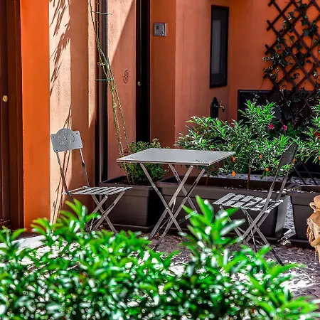 Le Casette Palazzo Ajutamicristo Xii Apartment Palermo