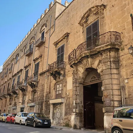Le Casette Palazzo Ajutamicristo Xii