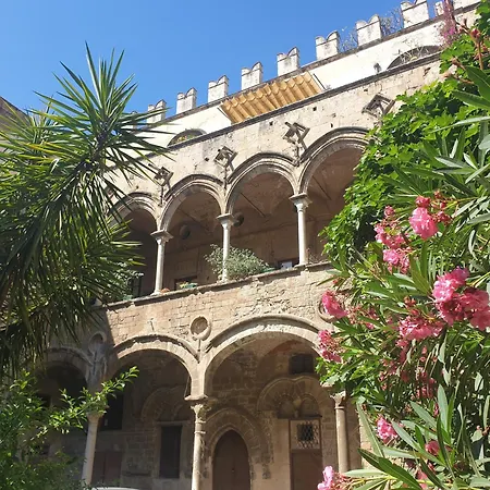 Le Casette Palazzo Ajutamicristo Xii Apartment